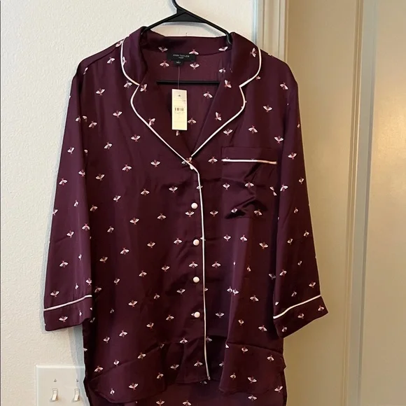 Ann Taylor Plum Pajama Set with White Accents - Picture 3 of 9